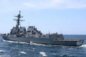 胡塞武装主动攻击美国军舰，用弹道导弹划出禁区，敢靠近就来试试图片