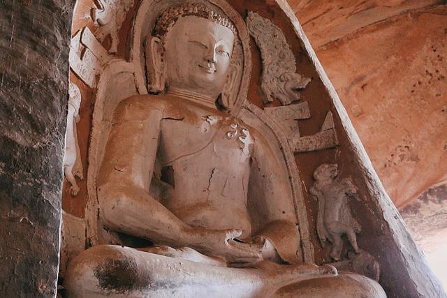 甘肃神秘北凉洞窟，悬崖上的千年佛寺，古人是怎么在峭壁上开凿的