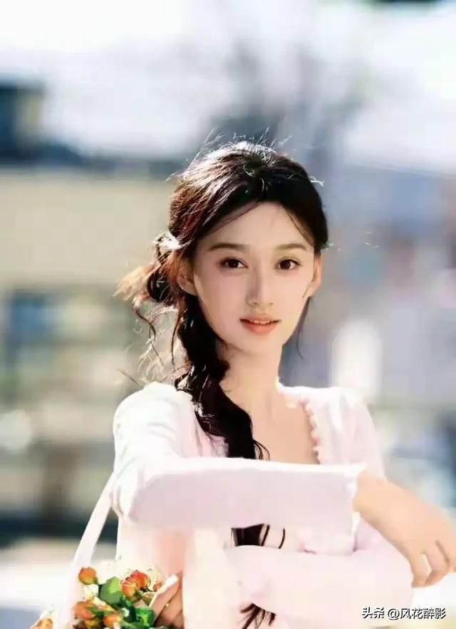 江苏姑娘马梅芷，美貌征服北电校园，这才是校花天花板模样