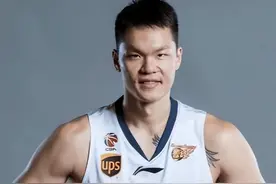 2.01米的朱芳雨，2.01米的丁彦雨航，没有对比就没差距图片