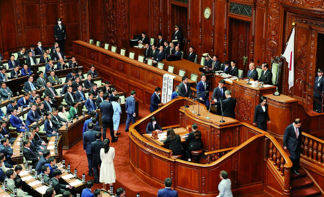 不撤回！在我国强硬抗议后，高市早苗补充涉台言论	，不准武力收台