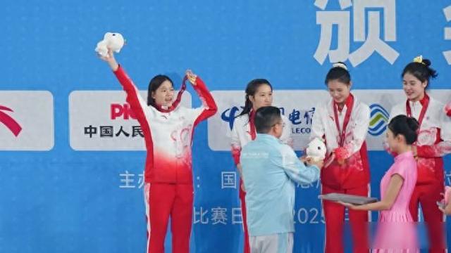 全红婵传来喜讯！本人三个字回应，网友：看哭了