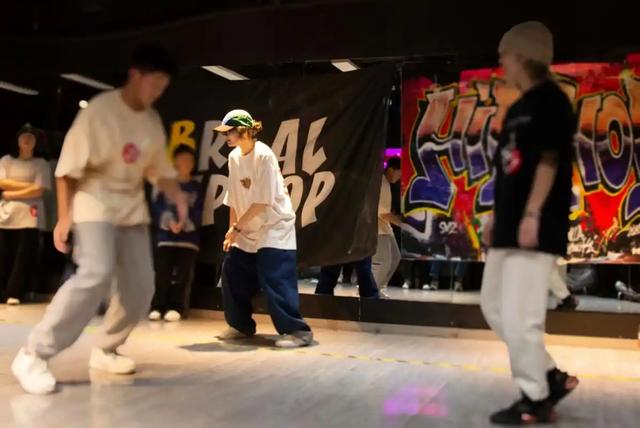 嘻哈怎么从街头火遍全球？BigBoi揭秘嘻哈40年风云逆袭史