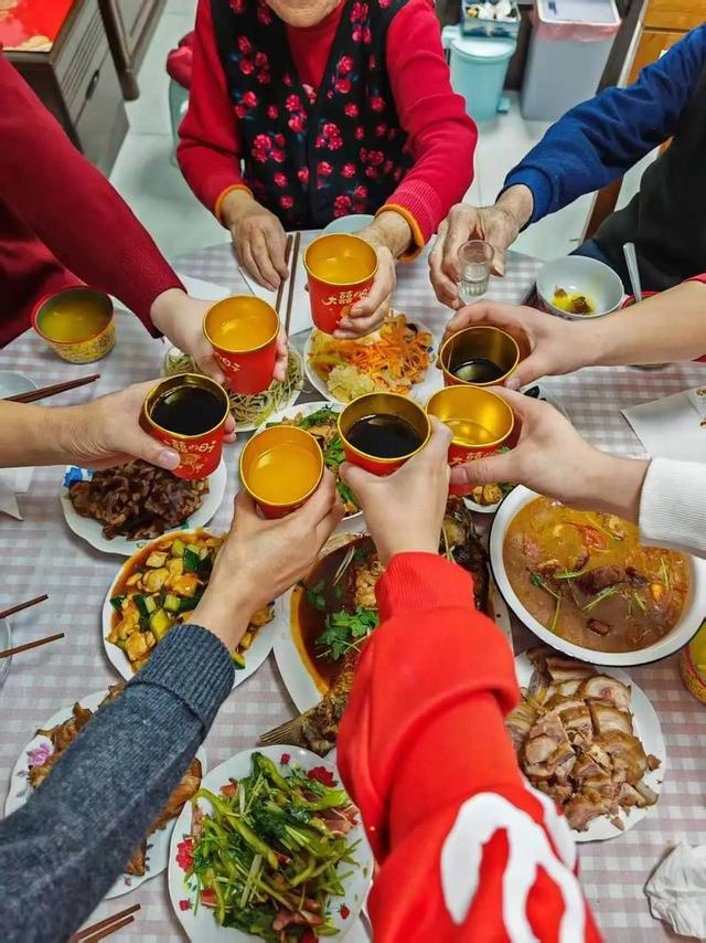 中秋抢票熬到凌晨？梁内森2024研究：见面比视频暖十倍