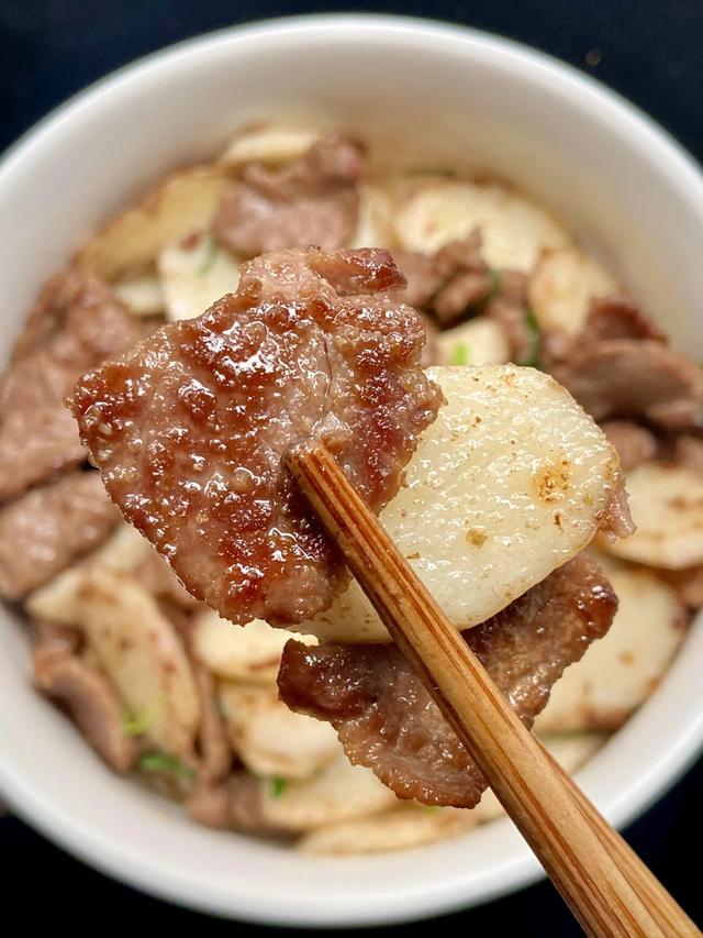 年纪越大越要管住嘴，少吃萝卜青菜	，常吃5样，强免疫走路如风