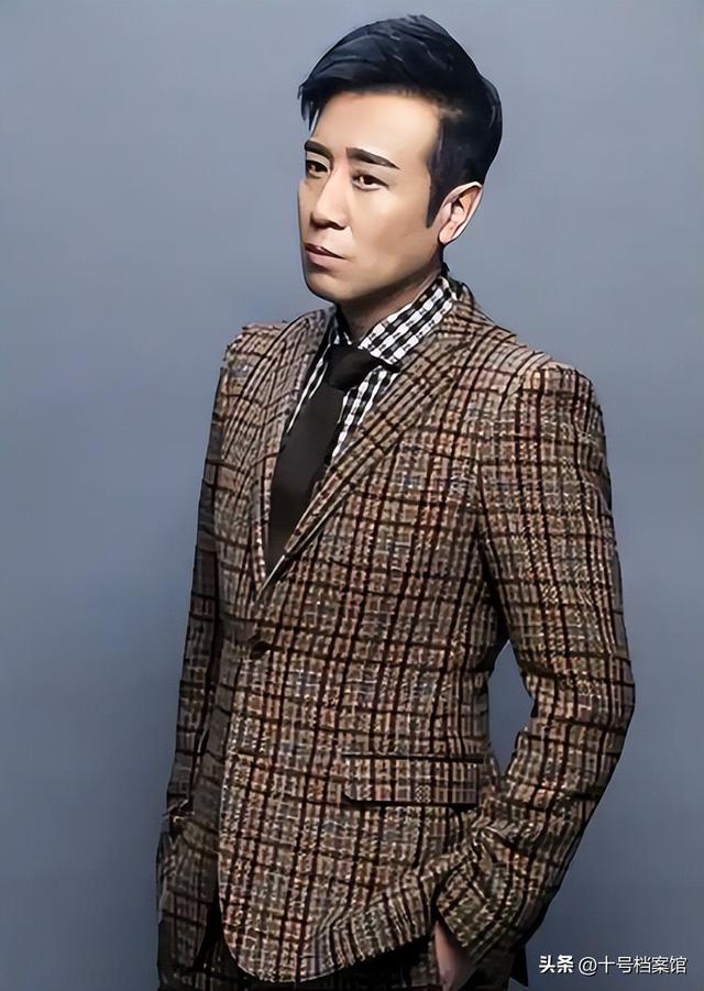 原来他们是夫妻，结婚多年不离不弃，如今靠着《沉默的荣耀》火了