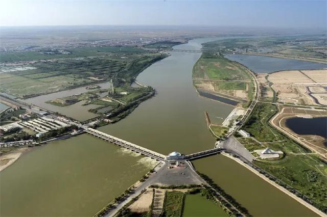 跟着赛事游巴彦淖尔｜2026足球狂欢季，解锁河套潮酷玩法