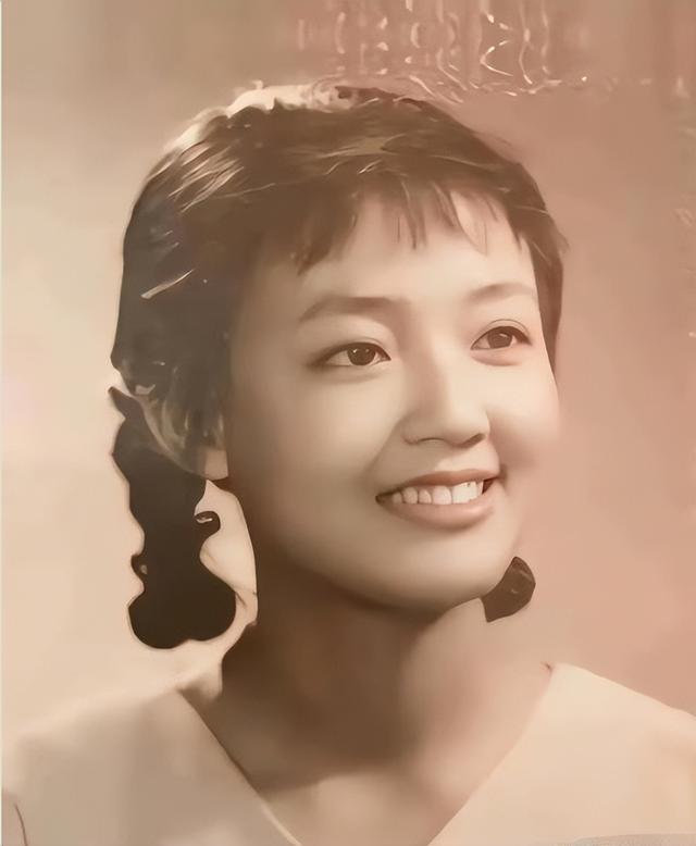 身价过百亿，坐拥北京一条街，出门私人飞机，京圈富婆都有谁？