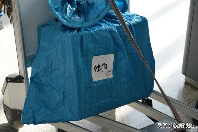 火车站安检仪满屏“橙色旅行团”，它们要去哪？