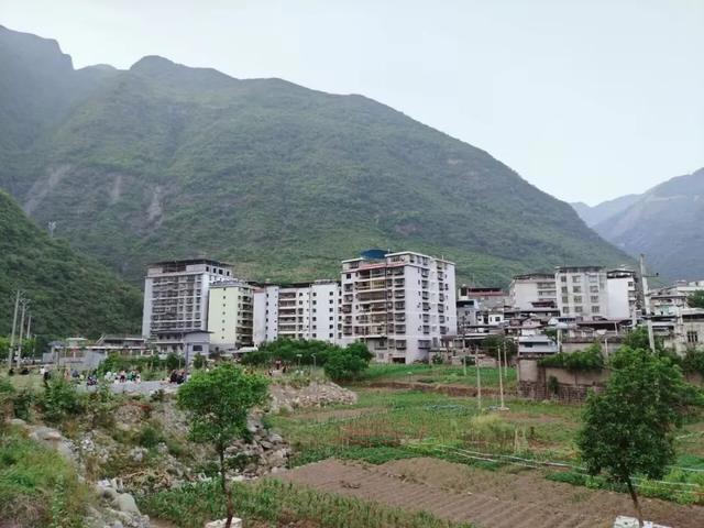 云阳沙沱，邻界巫溪