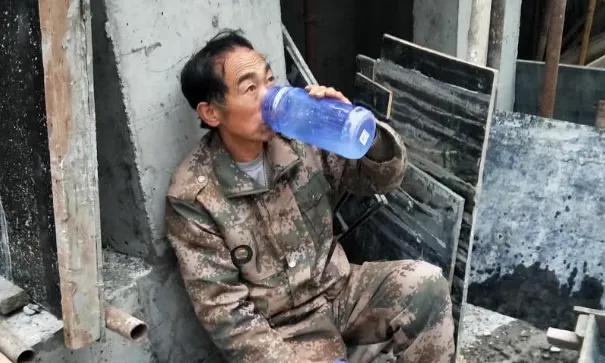 超龄打工者的保障,国家终于出手了,六十岁打工还能没人管?