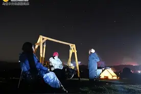 独有的浪漫！在乌鲁木齐不仅拍到了绚丽极光 还有......图片