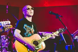 知名音乐人韩贤光经多日抢救无效去世，“他制作过的唱片能串起小半个华语乐坛”，林志炫曾发文祈祷图片