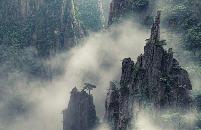 黄山也是名山，可为啥没挤进五岳之中呢？想进五岳榜有多难？