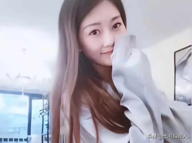 5年前，那个“卖身救父”，谁给40万就嫁谁的女孩，如今怎样了？