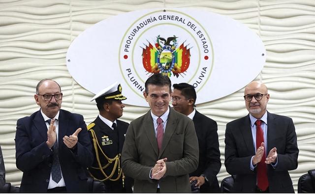 又一个中国伙伴倒向美国	，撕毁合同，骗走20亿！把矛头对准了中国