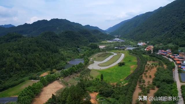 重庆涪陵排末尾的年轻镇,常住游客超本地居民两倍,究竟有何魅力