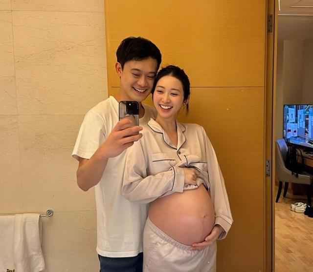 恭喜！香港人气女星宣布生女，狠甩前男友，未婚先孕如愿嫁入豪门