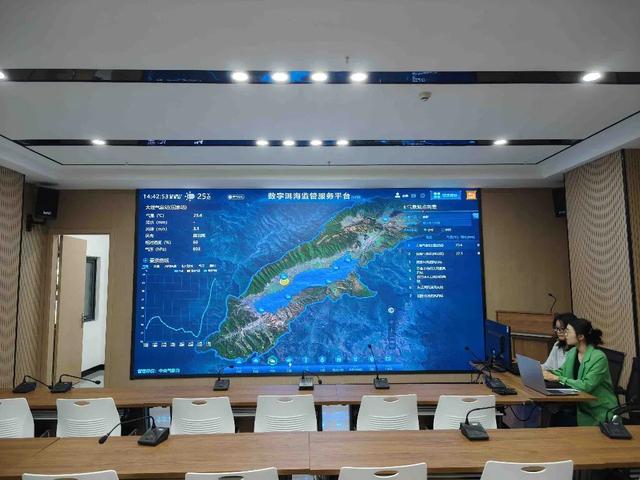 洱海装上“数字大脑”：全天候感知预警，织就一湖清波的“智慧守护网”