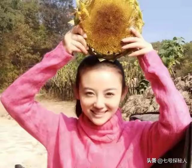 原来她早已去世，26岁全身溃烂因癌症而亡，被家人“吸血”多年