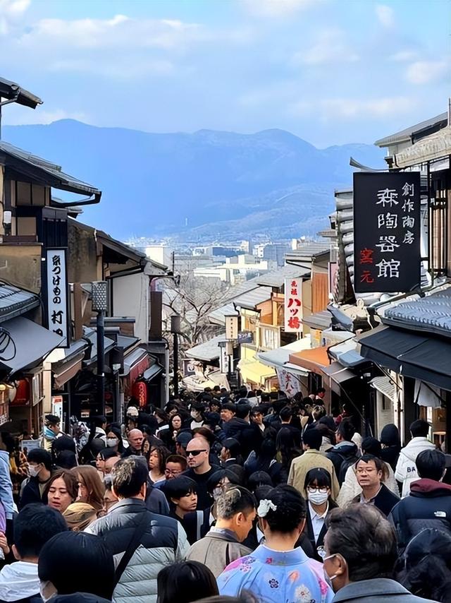 49条航线全取消！中国对日反制铁了心，高市早苗慌了:我很积极