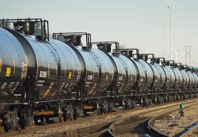 明抢5000万桶石油后，特朗普转头才发现：中国连一桶都不肯买了