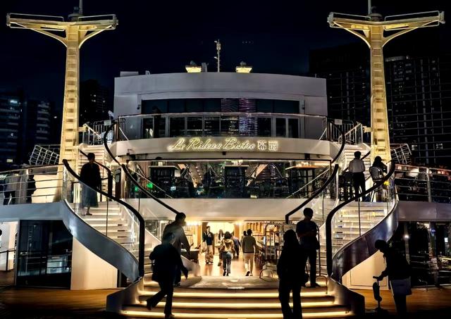 山海缔造的法中双味饕餮盛宴——深圳海上世界幕爵法餐探秘。