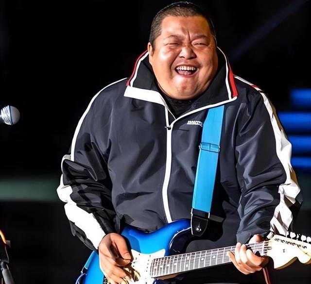 她连续5次上春晚，私下却和恩师同居怀孕被骗流产，现在57岁单身