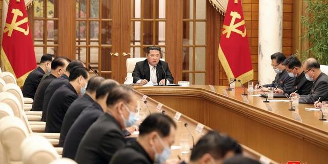 美国万万没想到，100%中国国产化的长江存储，在美国狂扁美国人