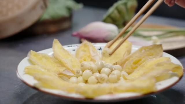 江西一座低调的古镇藏着50多幢明清豪宅，全球最大的莲花池就在此