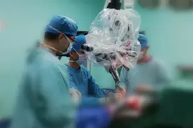 莱芜中心医院面神经根微血管减压术成功治愈面肌痉挛患者图片