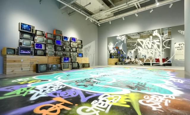 免费!藏在石景山首钢园的街头文化艺术展,超全逛展攻略来了→