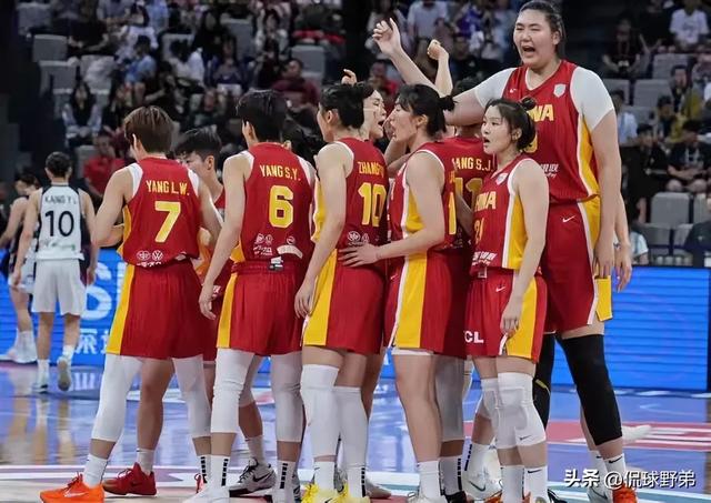 降维打击？18岁2米26的张子宇8投8中，18分4篮板渐入佳境！
