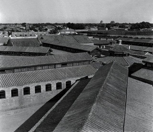 中国第一监狱：关的几乎全是高官	，为防止泄密，牢房内有特殊布置