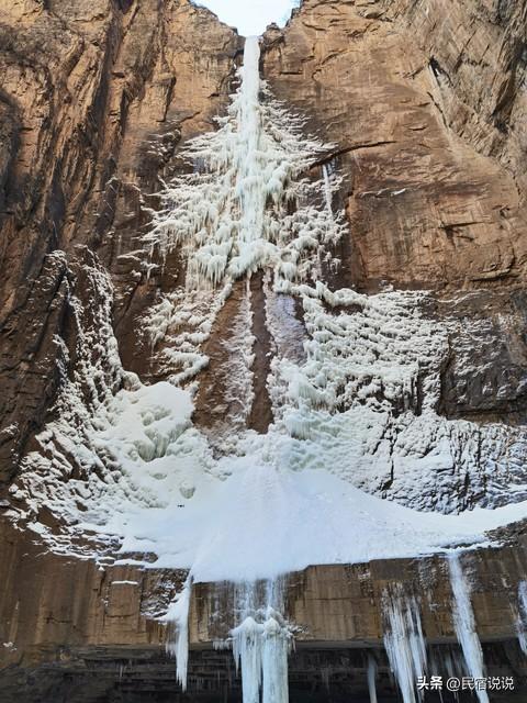 山西大同爆火，就因为冰雪加古建。