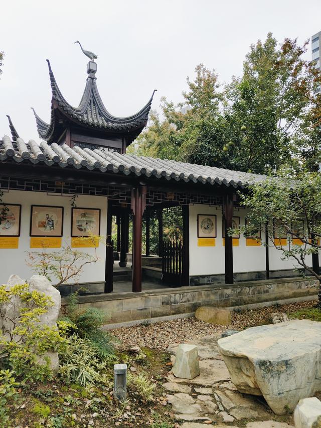 苏州城北的千年清修地，秋叶与青烟共谱天地灵韵！