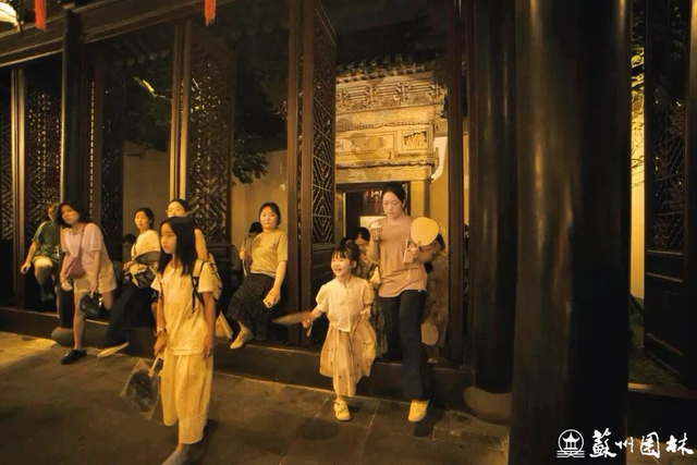 听说，苏州人最近下班后流行逛园林！
