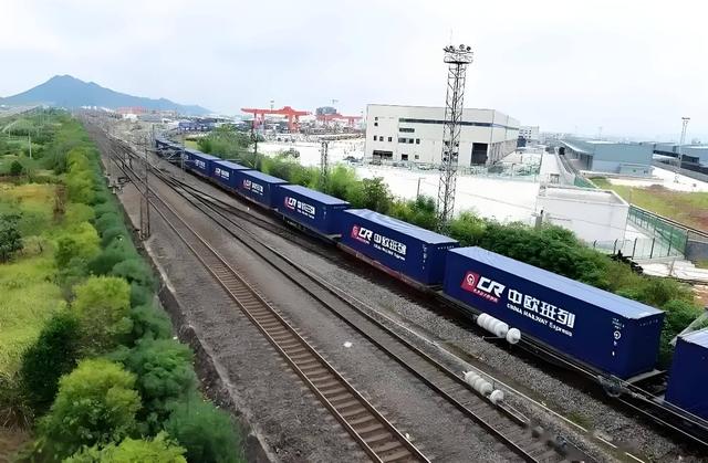 中吉乌铁路扯皮多年，轨距只是借口！未来几秒换轨谁都逃不开了