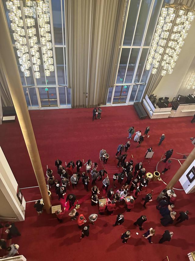 肯尼迪中心空座如海！政治化改造翻车，艺术家集体抵制