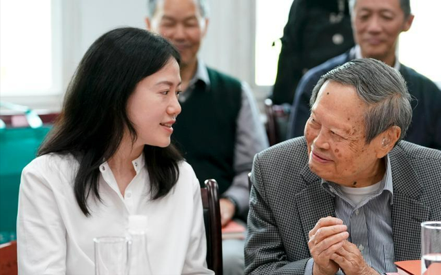 误会太深！直到杨振宁对翁帆的称呼曝光，才懂杨澜那番话含金量