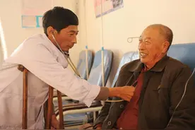 2025医保大礼包来了！5种重病全免单 老人治病立省数万元 异地看病医院翻倍图片