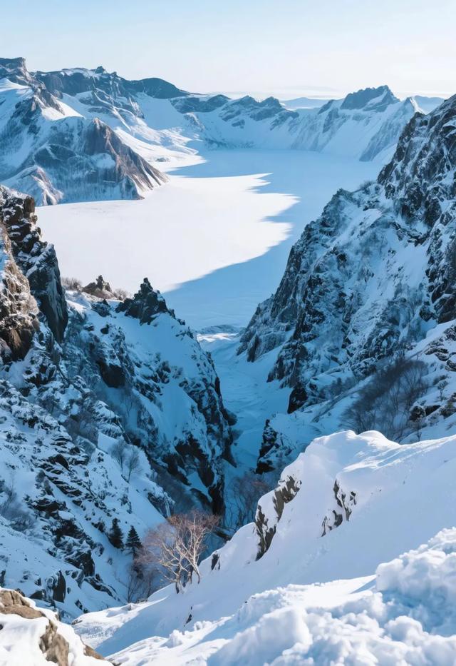 长白山冬日限定:冰封天池、雾凇魔界,一场与天地对话的旅程