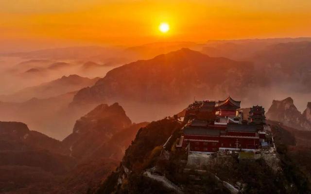 河南人都爱去的云台山，到底凭什么火遍全国？