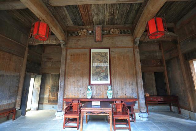 安徽歙县有一座徽商大宅院，雕梁画栋尽显风华，是徽州文化的圣殿