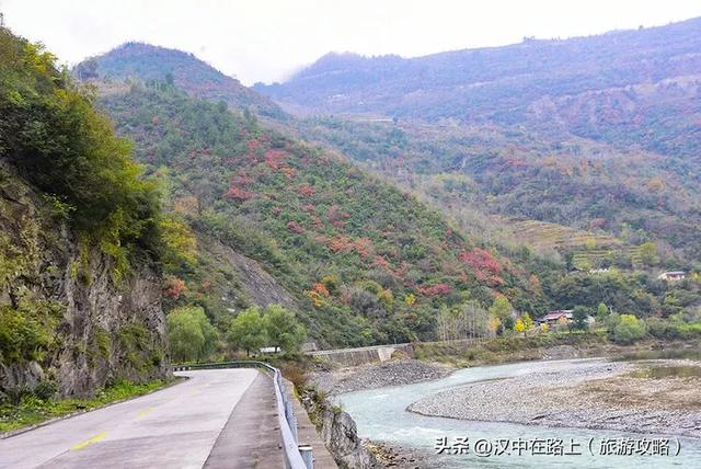汉中出发沿嘉陵江跨省自驾，把秦巴深秋的美景装进车窗～图片