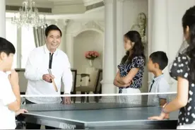 李兆基晚年家庭照曝光！徐子淇俩女儿已亭亭玉立，四世同堂很幸福图片