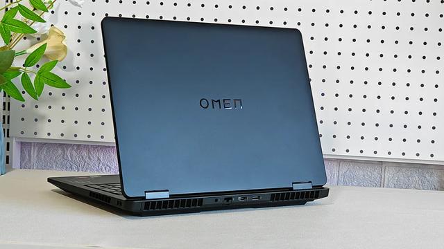 R9 8945HX同阶无敌 暗影精灵11锐龙版评测 更强大的RTX5060游戏本