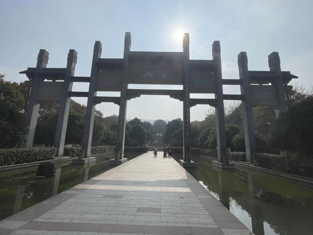 骑游江宁方山祖堂山：一坊一庙一观一寺