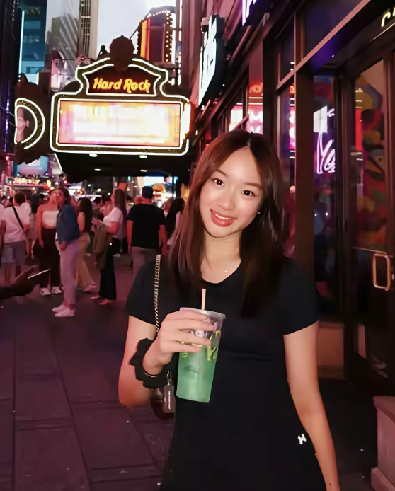 吴尊女儿才14岁，这发育也太好了吧！是不是真的！