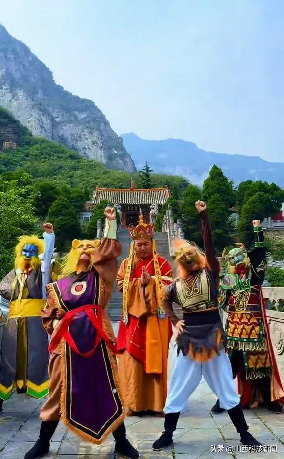 仲夏限定狂欢!“梦回西游 奇妙戎子”戎子酒庄景区夜游嘉年华,邀您共赴一场梦幻之旅!